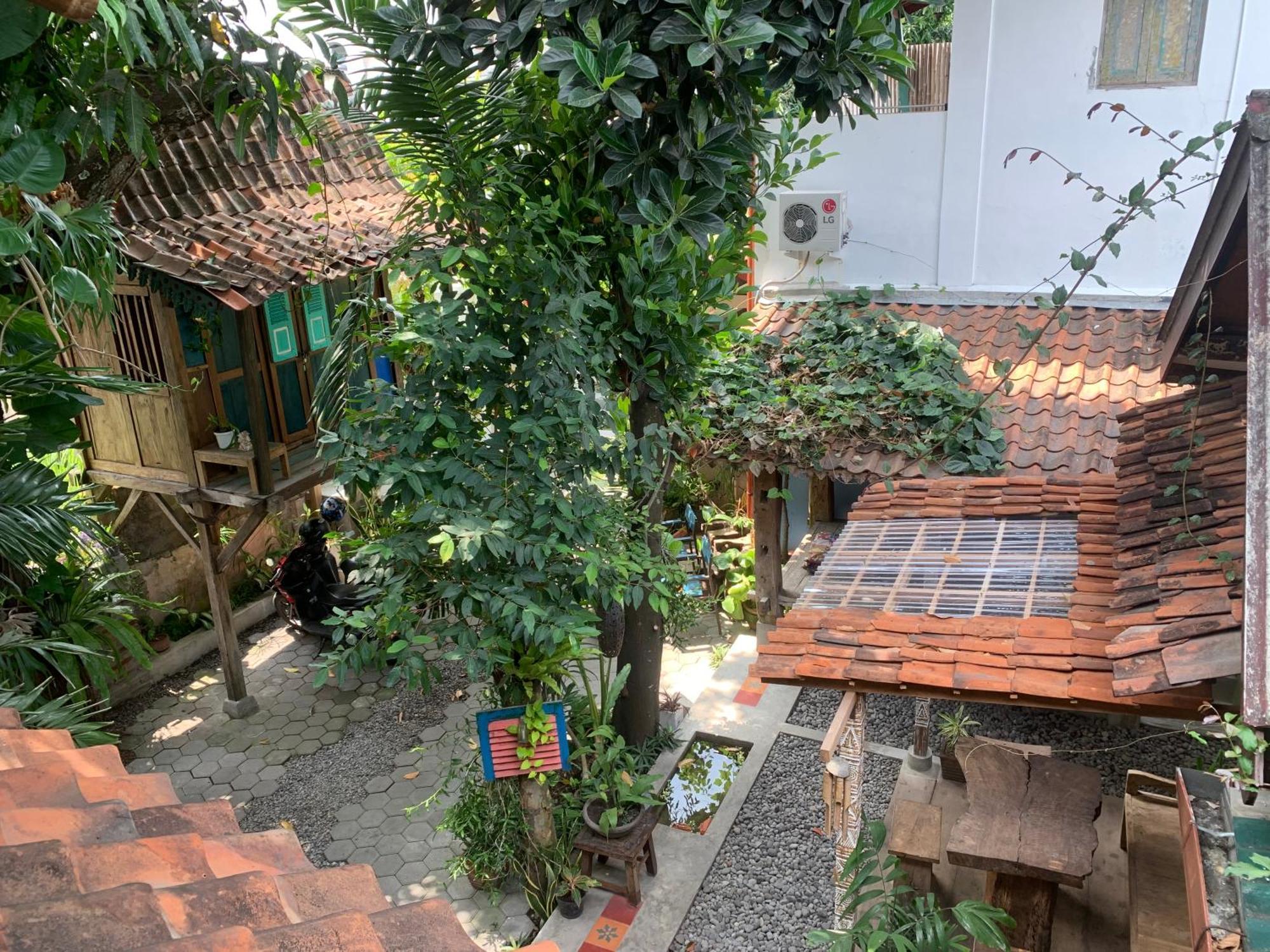 Nextdoor Homestay Yogyakarta Exterior photo